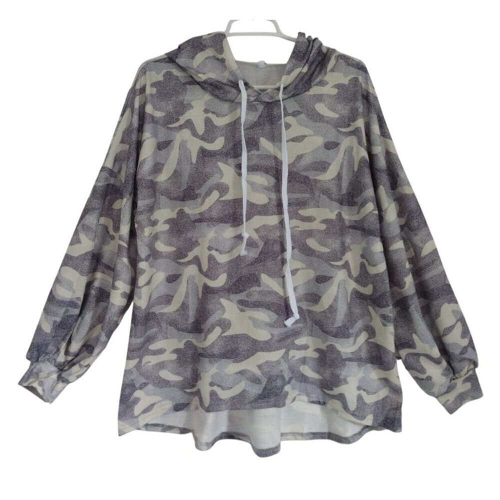 Men's camouflage drawstring hoodie, cotton and polyester, size M, NWOT.